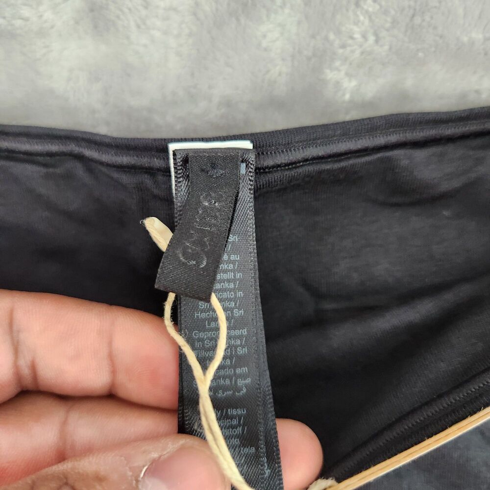 Skims Medium Obsidian Period Panties‎ Brief NWT - Picture 6 of 10
